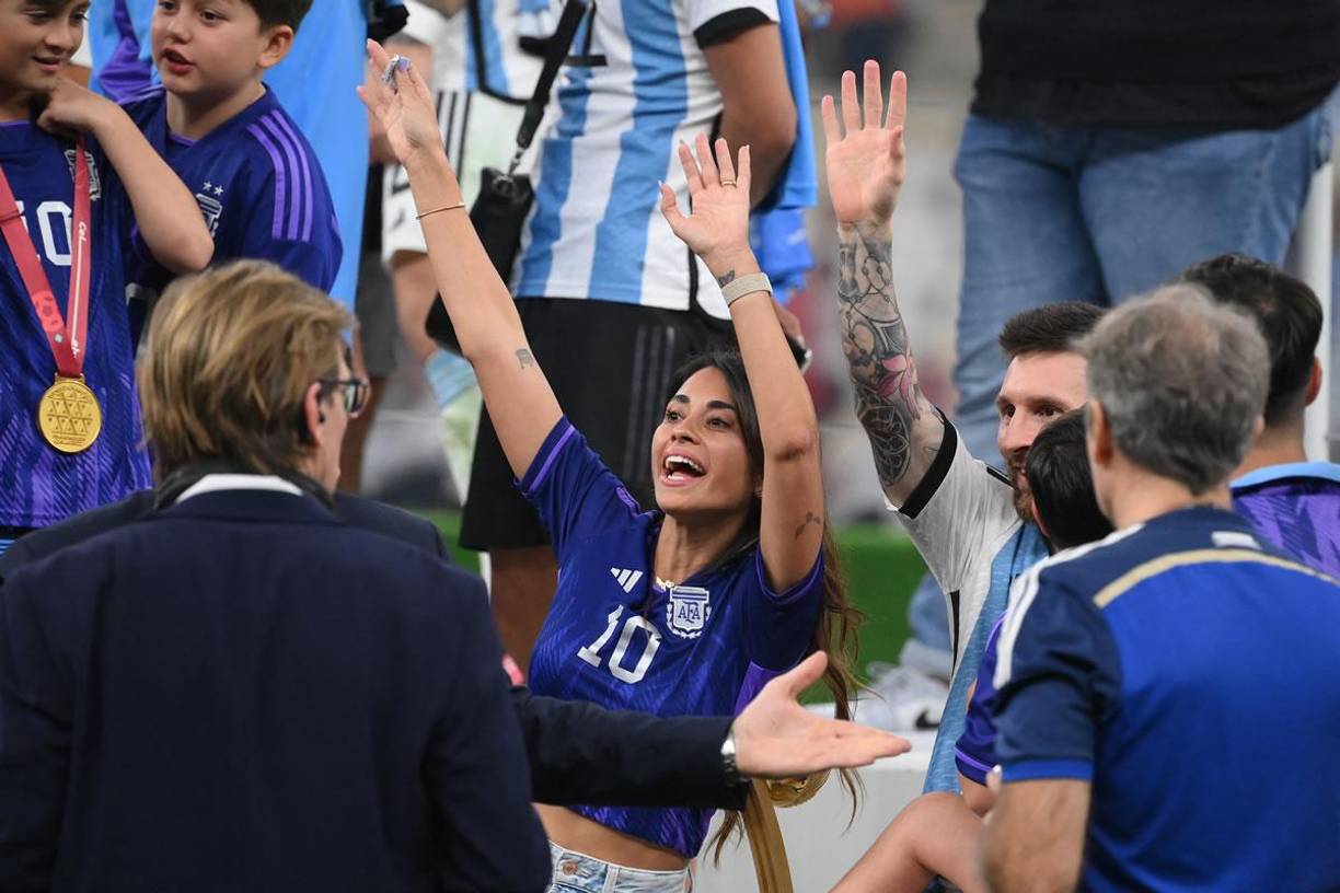 Antonela Roccuzzo, esposa de Lionel Messi, forma parte de ese grupo de las ‘Wags‘ que lanzaron la promesa si Argentina ganaba el título mundial.