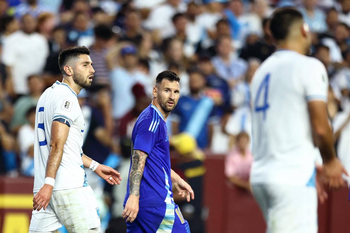 Ser el máximo goleador de la historia de la Copa América. Con 13 tantos se encuentra a cuatro de igualar al argentino Norberto Méndez y el brasileño Zizinho, líderes con 17 goles cada uno.