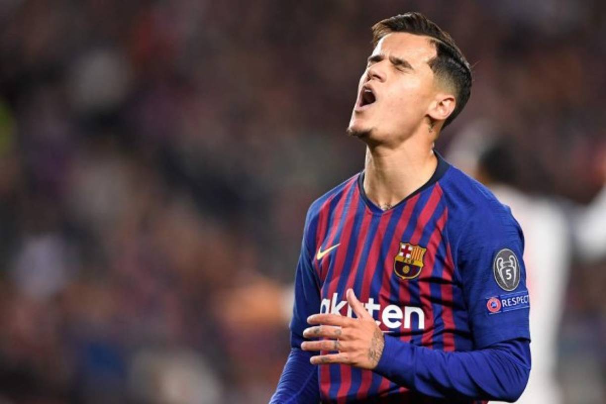 El brasileño Coutinho la pasó mal pese a la victoria del Barcelona ante Liverpool. El jugador fue sacado del terreno de las acciones y fue silbado por la hinchada del cuadro catalán, los barcelonistas están enojados por su bajo nivel.
