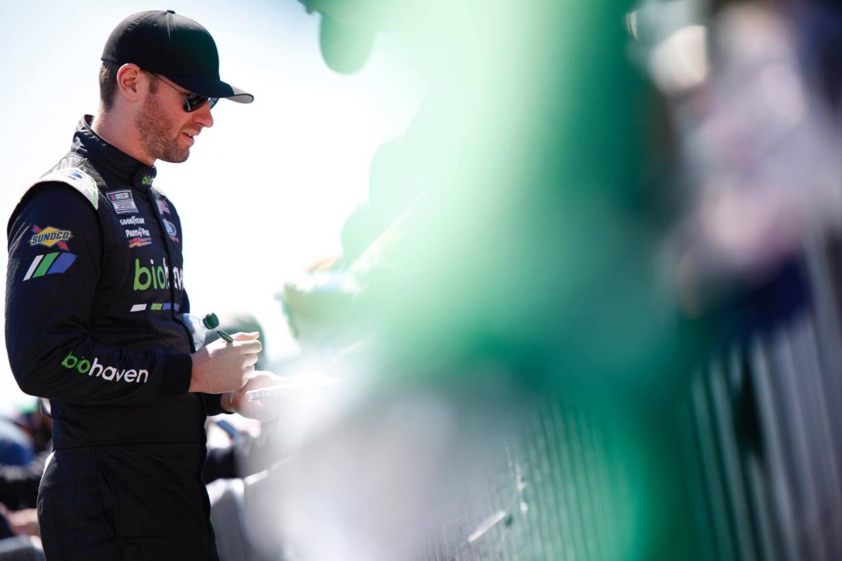  Se encuentra en una prisión en el condado de Iredell, Carolina del Norte, bajo fianza de 3.000 dólares.