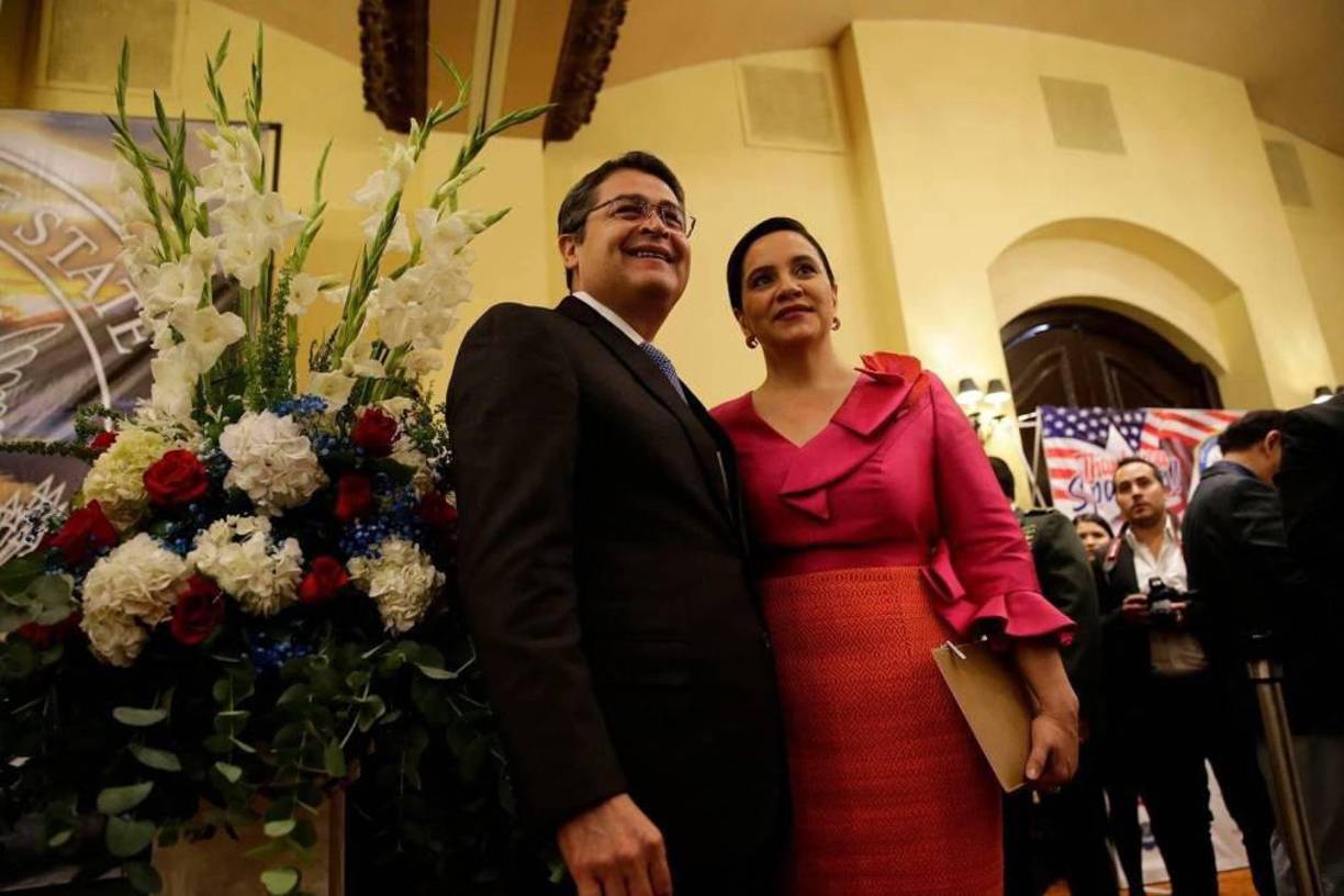 En medio de la preparación para el juicio programado para el próximo 5 de febrero de 2024, el expresidente hondureño Juan Orlando Hernández ha solicitado la asignación de un abogado público para reforzar su defensa.