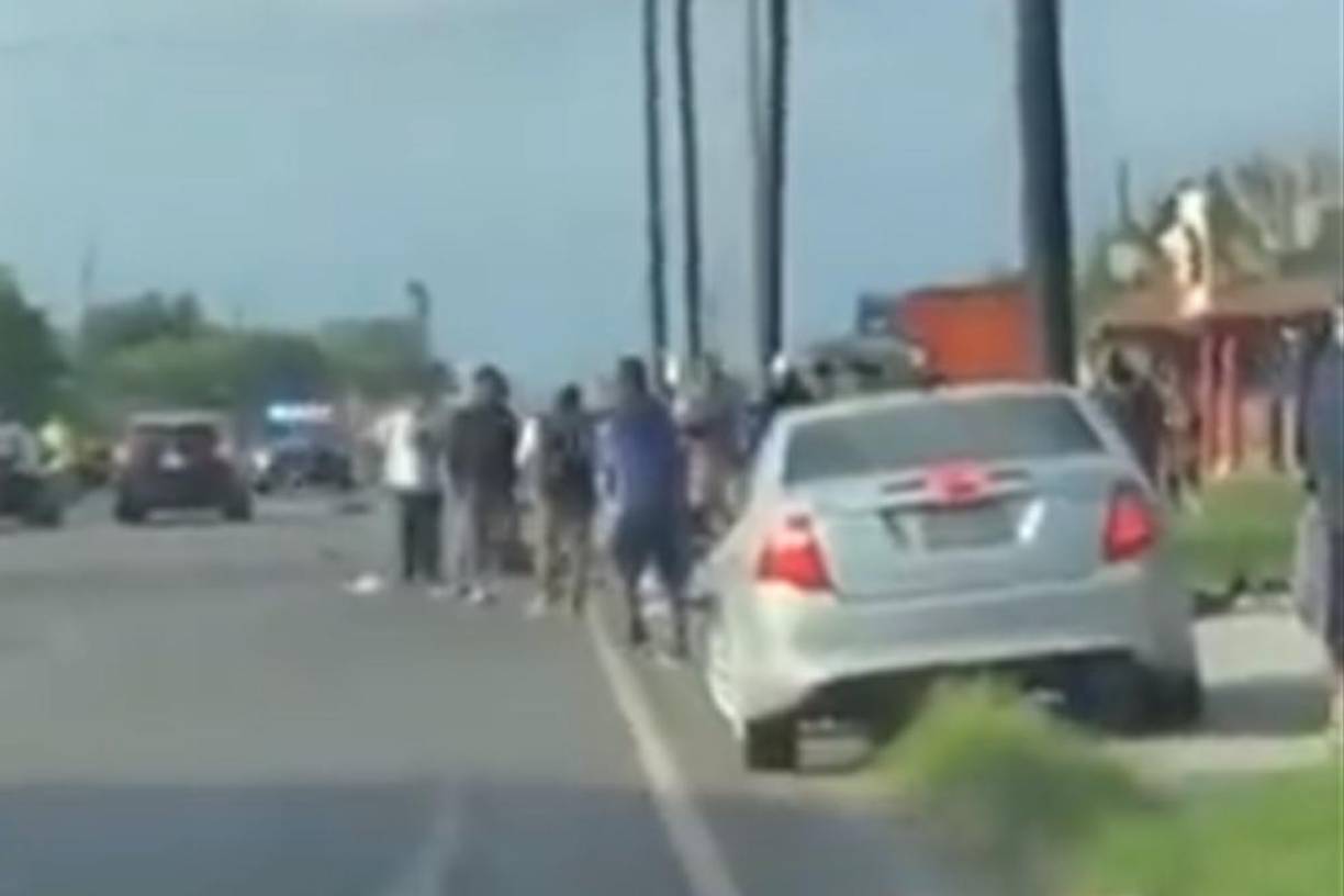 Está recibiendo atención médica y se le están practicando pruebas para detectar si había consumido drogas o alcohol.