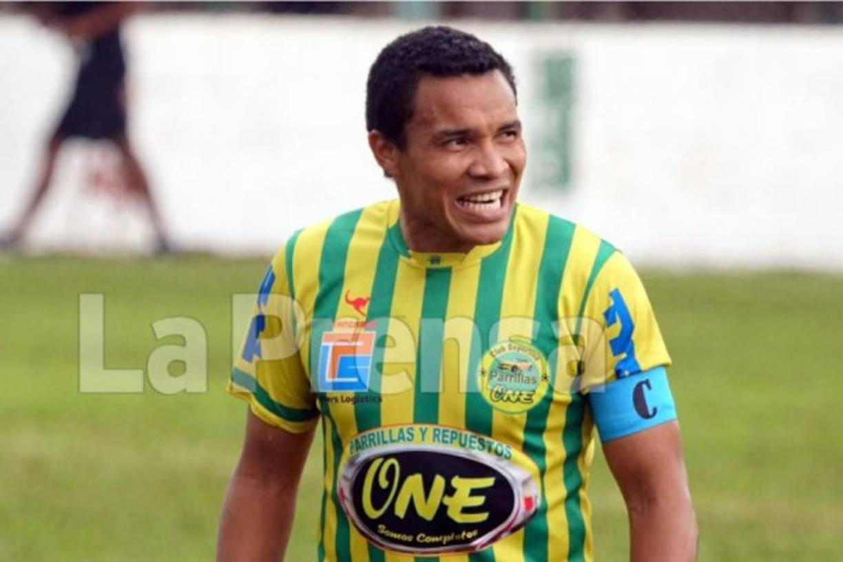 Rambo de León: El talentoso mediocampista desea volver a la Liga Nacional de Honduras y jugar nuevamente con el Platense, el club de sus amores. Actualmente juega en el Parrillas One en la segunda división.