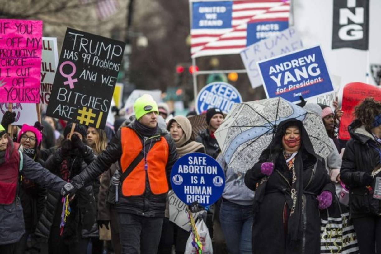En aquella oportunidad, hubo cerca de 500.000 manifestantes en Washington y millones en todo el país para protestar por la victoria de Trump sobre Hillary Clinton y su acceso al poder pese a su actitud hacia las mujeres.