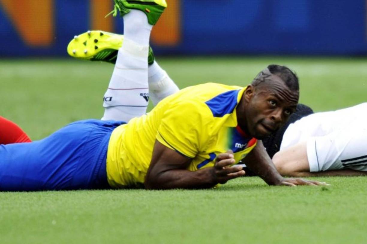 El 29 de julio de 2013, el futbolista ecuatoriano Christian 'Chucho' Benítez falleció a los 27 años tras disputar un encuentro con el Jaish Sports de Catar. Su traslado al hospital tampoco le salvó la vida. Tras su fallecimiento, se descubrió que sufría un problema en la arteria coronaria, lesión que, al parecer, no podía detectarse antes.