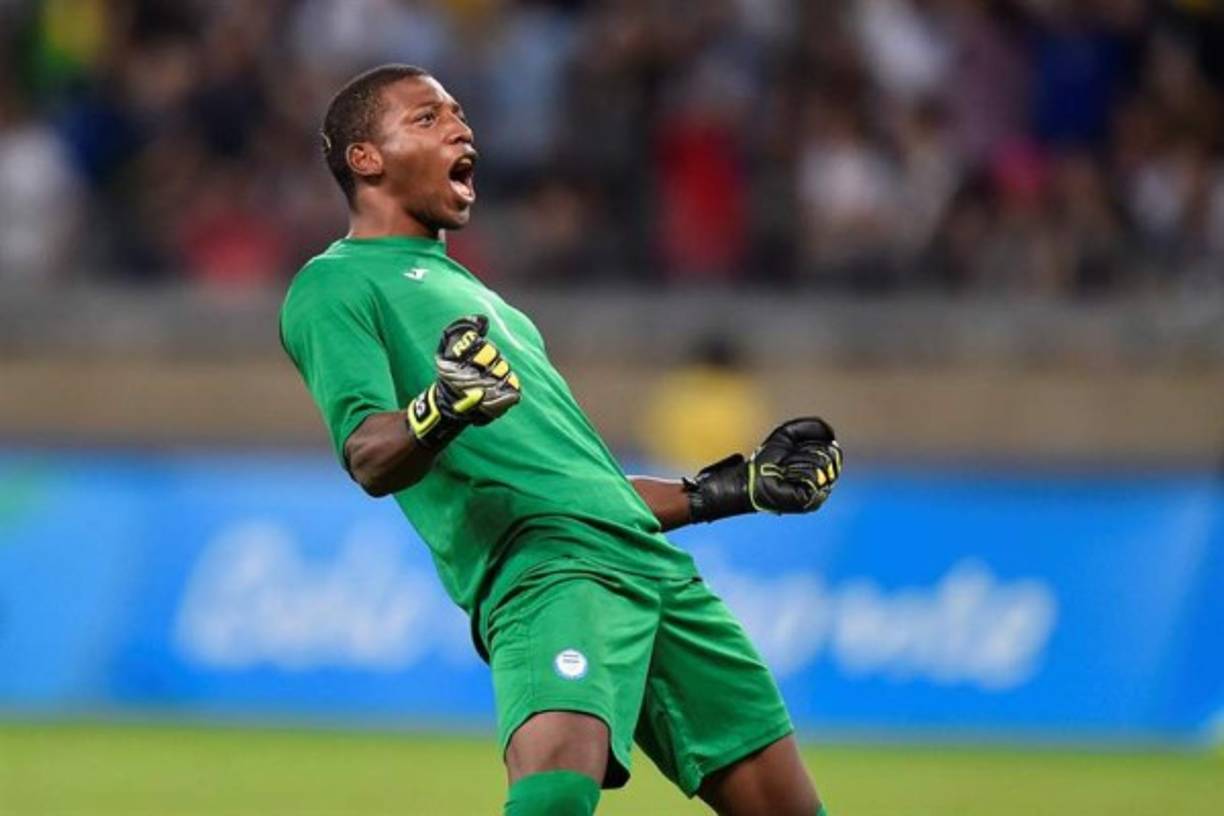 Buba López celebra el gol de Alberth Elis que adelantó a Honduras en el marcador contra Corea del Sur.