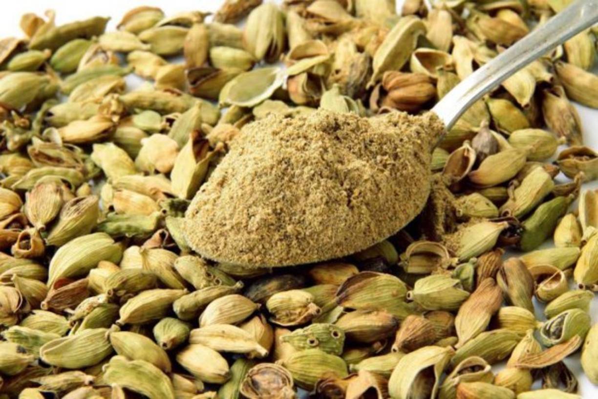 Cardamomo: El cardamomo mejora el aliento y brinda un aroma fresco al cuerpo.<br/>