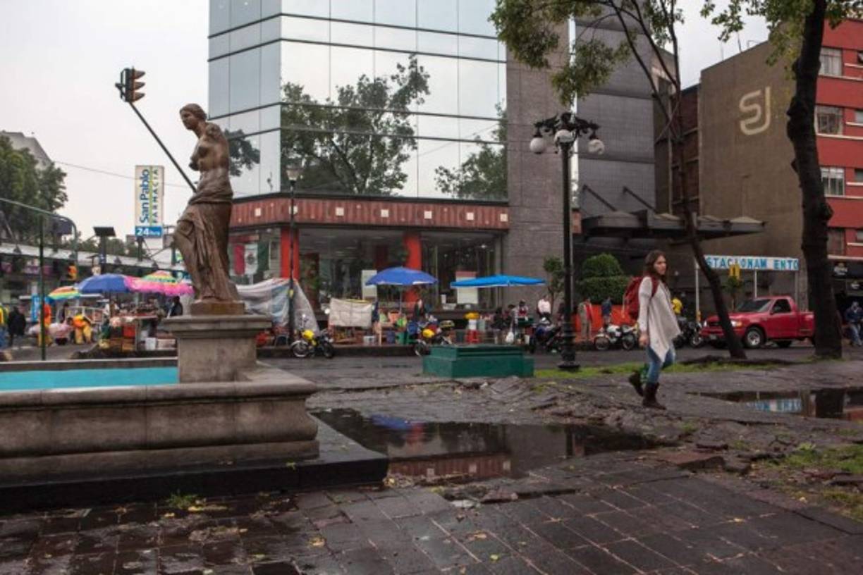 Así luce hoy en día el cruce de avenida Insurgentes y Álvaro Obregón en la ciudad de México.
