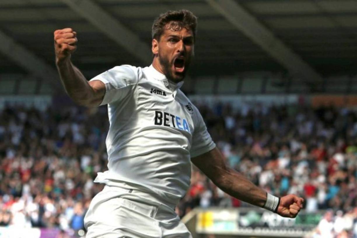 Fernando Llorente está en la lista de prioridades del técnico italiano Antonio Conte para reforzar la delantera del Chelsea, según apunta el Daily Mail.