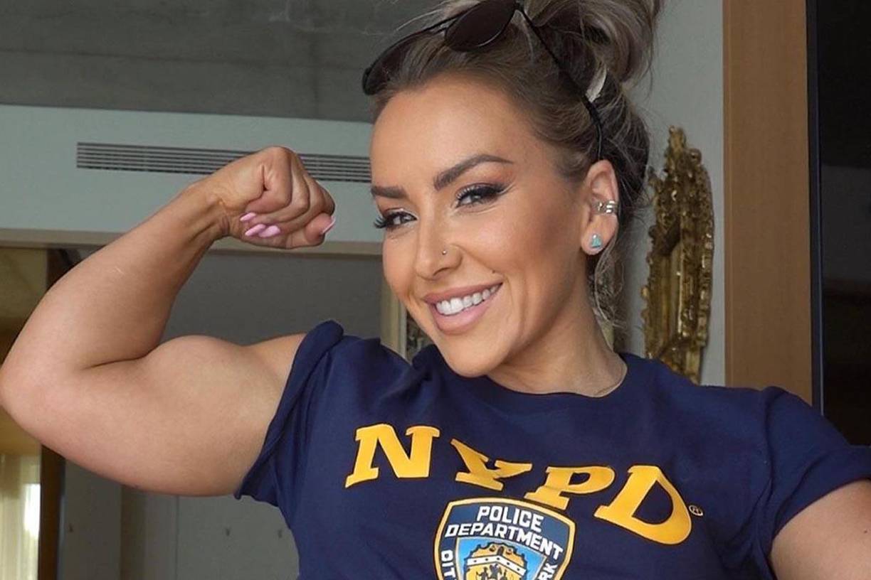  En entrevista para Daily Star, la ex maestra dijo que llegó a ganar hasta 60 mil libras esterlinas por su contenido ardiente y ahora tiene casi medio millón de seguidores en su cuenta de Instagram.