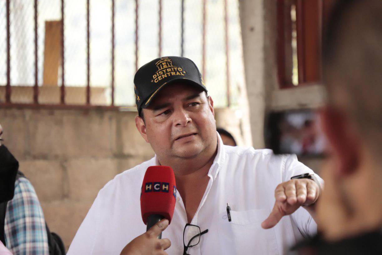 El primer ataque habría ocurrido en la colonia Centroamérica, donde sujetos armados interceptaron al alcalde, siendo repelidos por su equipo de seguridad. 