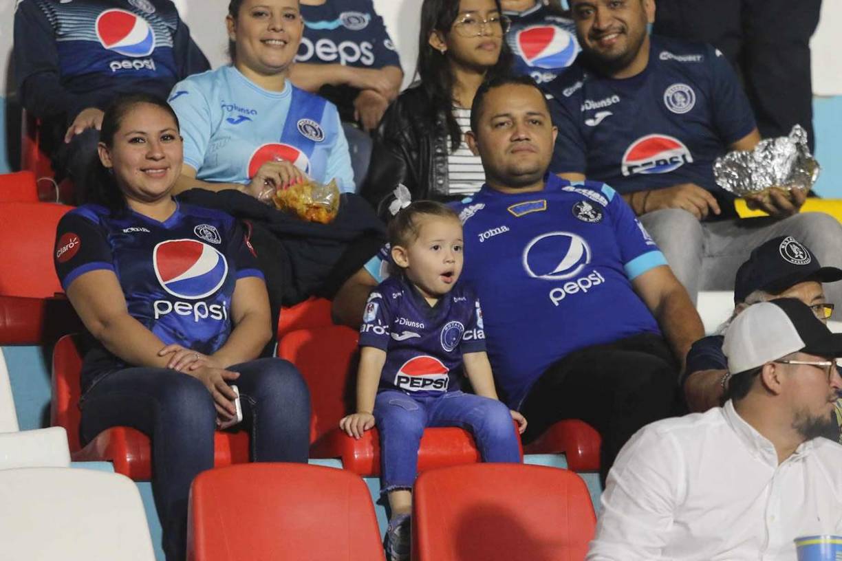 La familia motagüense se dio cita en el estadio Nacional Chelato Uclés.