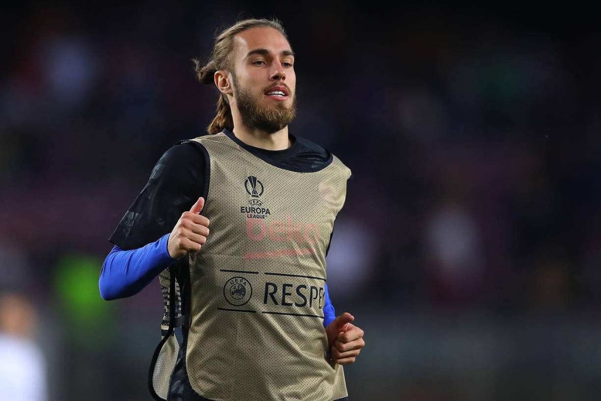 El Celta de Vigo está cerrca de cerrar la incorporación del jugador del Barcelona, Óscar Mingueza. Según medios españoles, las negociaciones se encuentran en las etapas finales entre ambos clubes. El defensa firmará hasta junio de 2026.