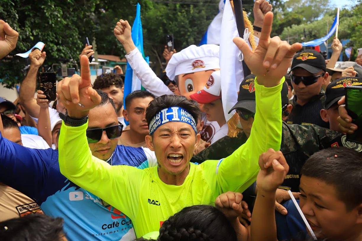 Tras su llegada, Shin realizó un proceso en migración y posteriormente pudo disfrutar de una deliciosa baleada.