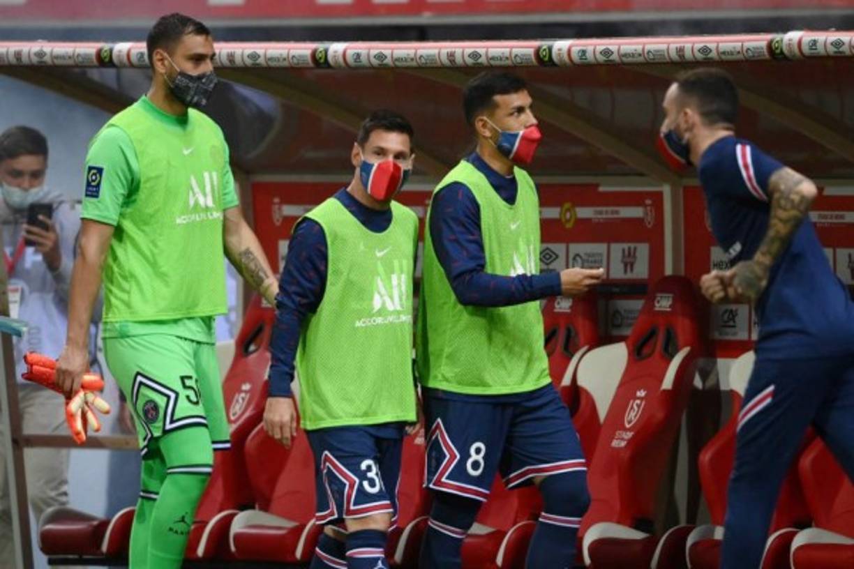 La 'Pulga', que fichó por el PSG procedente del Barcelona el pasado 10 de agosto, empezó como suplente.