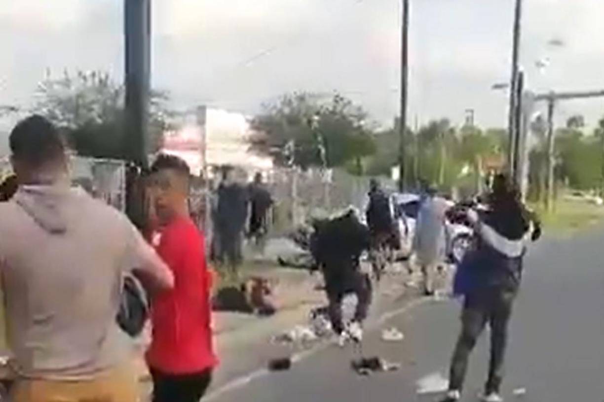 Maldonado dijo que revisó el video de vigilancia del refugio después de recibir una llamada en la que fue informado del accidente y que la gente que esperaba allí estaba sentada junto a la acera en el momento del atropello.