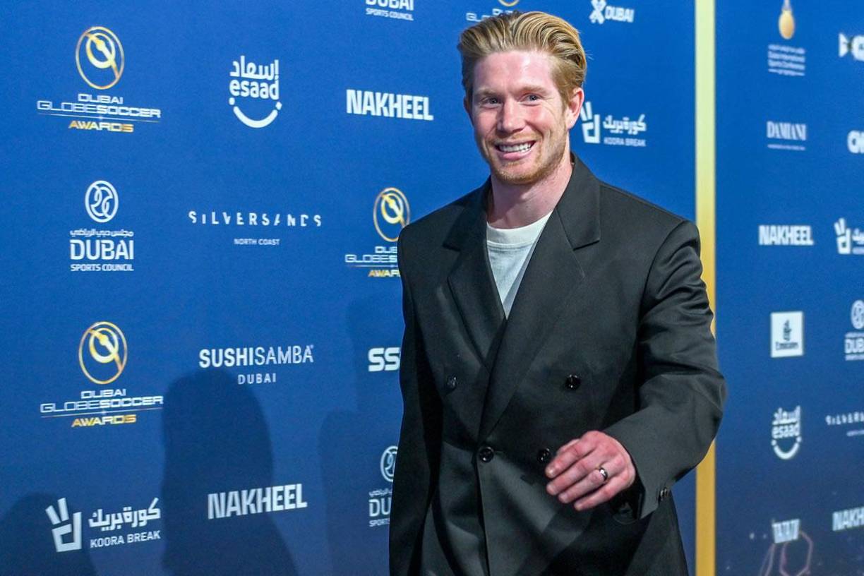 El centrocampista belga del Manchester City, Kevin De Bruyne, llegando a la ceremonia de los premios Globe Soccer Awards en Dubai.