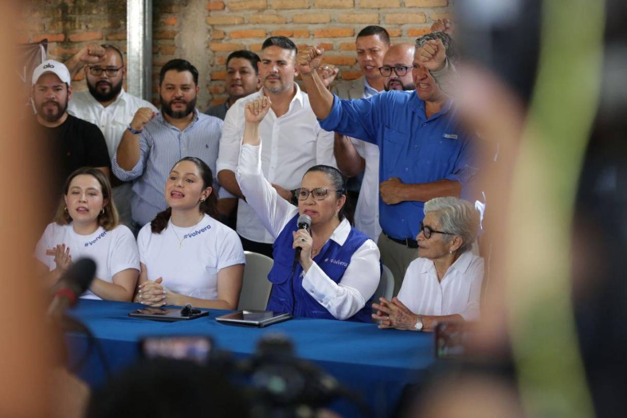 Una de las peticiones de Ana García y de sus hijas en la conferencia fue que se les permitiera visitar a Juan Orlando en Estados Unidos.