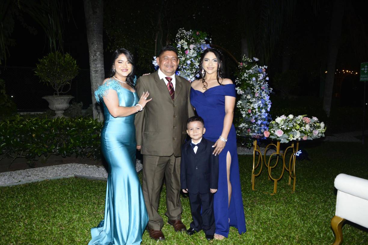 Keidy, Salvador, Pamela y Thiago Mourra