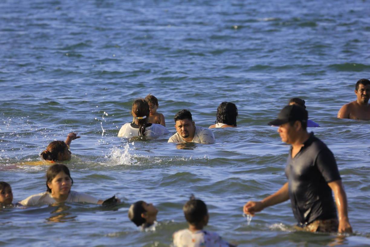 Así disfrutan los hondureños este sábado en Cieneguita, Cortés