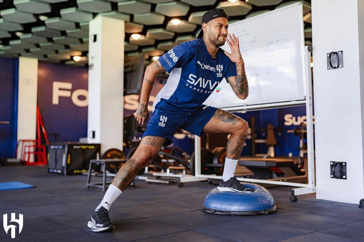 Las fotografías causaron revuelo en sus redes sociales y el jugador tomó la decisión de desactivar comentarios a sus seguidores.