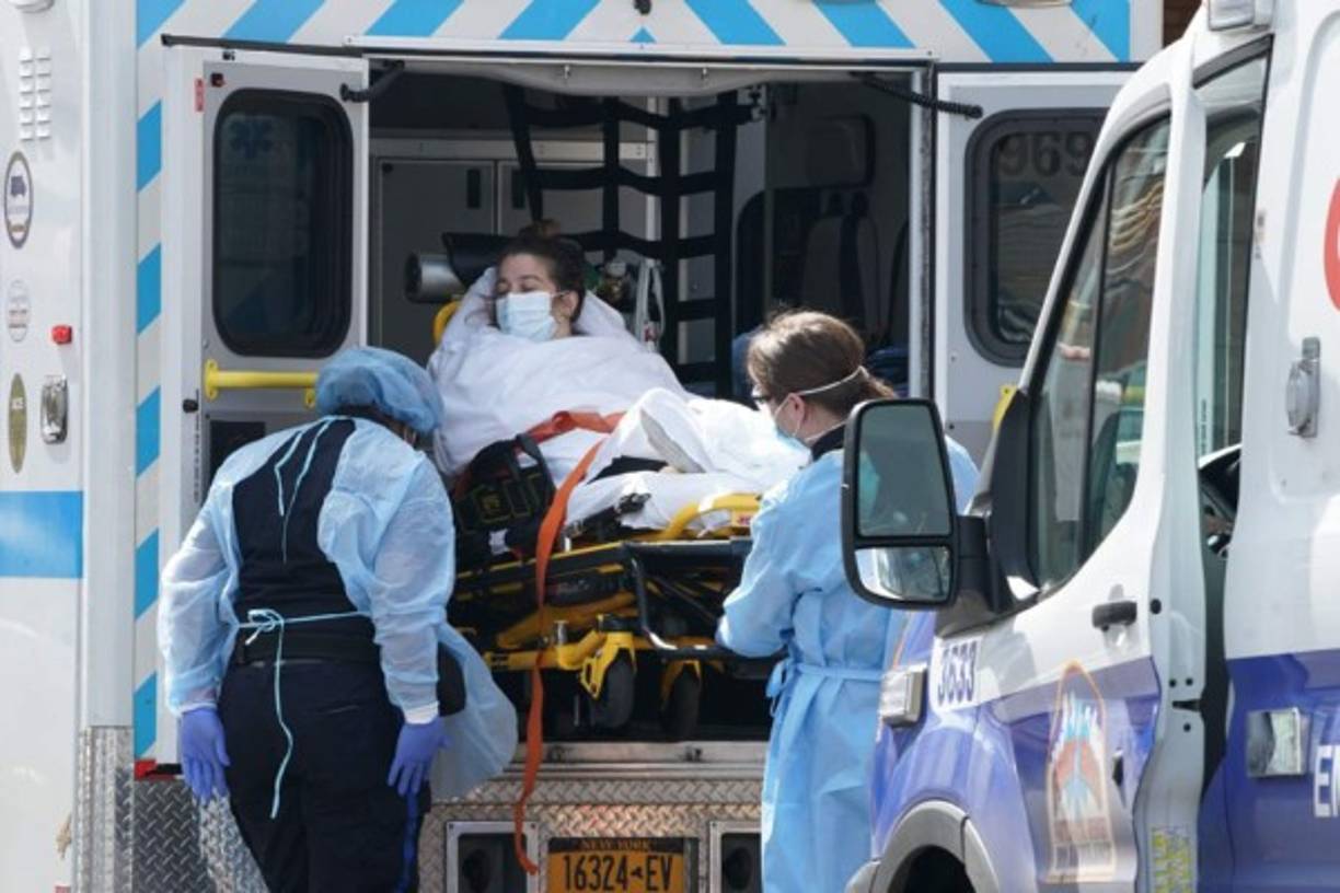 En marzo, poco después de que la epidemia de COVID-19 llegara a Irlanda, el servicio público de salud instó a los profesionales sanitarios que habían dejado de ejercer a que se reincorporaran al sistema. Más de 60.000 personas atendieron el llamado.