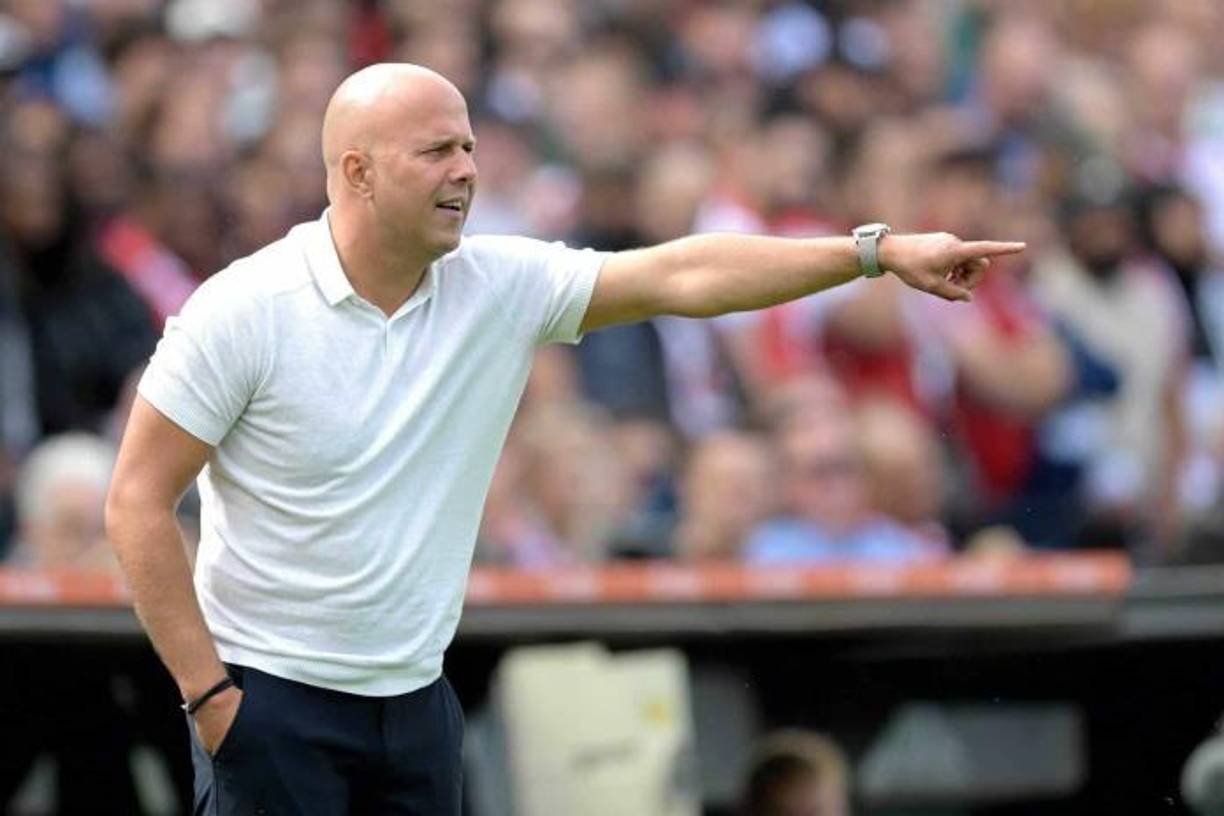 Arne Slot sobre fichajes al Liverpool: “Tenemos muchos buenos futbolistas. Si podemos encontrar alguno más, no dudaremos en hacerlo”. 