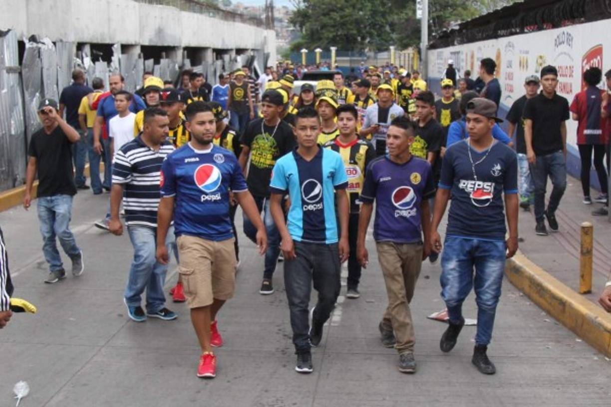 Aficionados de Motagua y Real España se unieron y dieron un gran ejemplo.