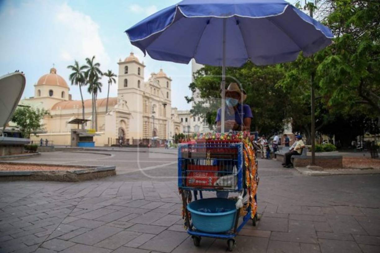 Poco a poco los hondureños han ido adoptando el hábito de utilizar mascarillas o tapabocas.