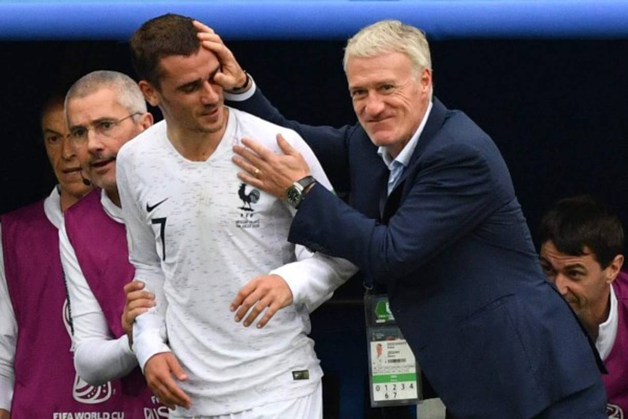 'Fue por respeto en relación a mis amigos uruguayos, que me han ayudado en mis inicios como profesional', explicó Griezmann cuando le preguntaron al término del partido por qué se quedó parado y sin gritar el gol. El delantero se mostró dolido por haberle anotado a Uruguay.