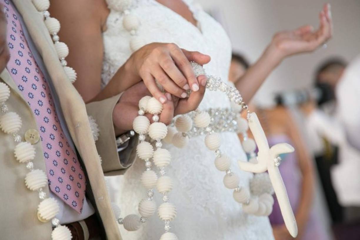 EL LAZO, EL AMOR Y LAS PROMESAS DE LOS NOVIOS