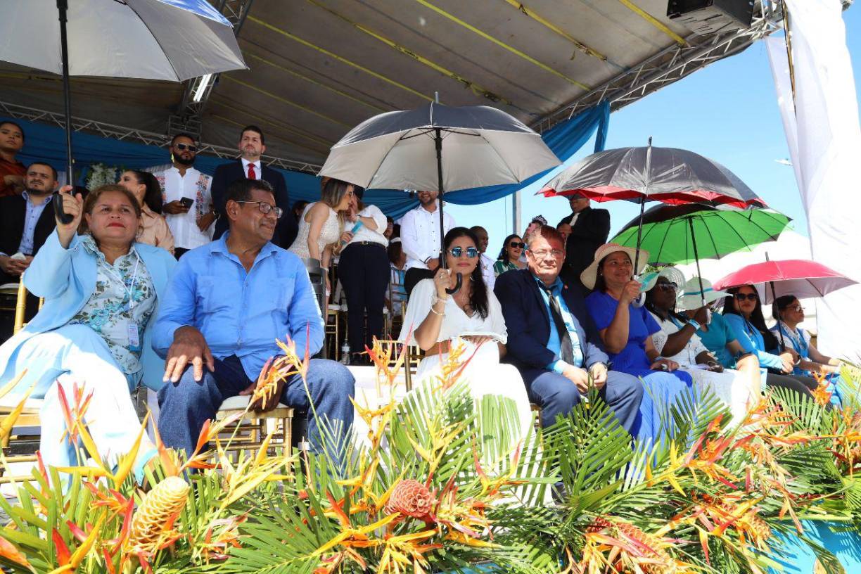 Fervor y amor patrio en los desfiles de La Ceiba