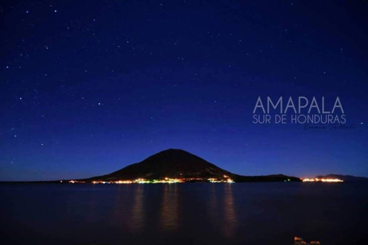 Una noche en el puerto de Amapala. Imagen de Ennio Tattoli