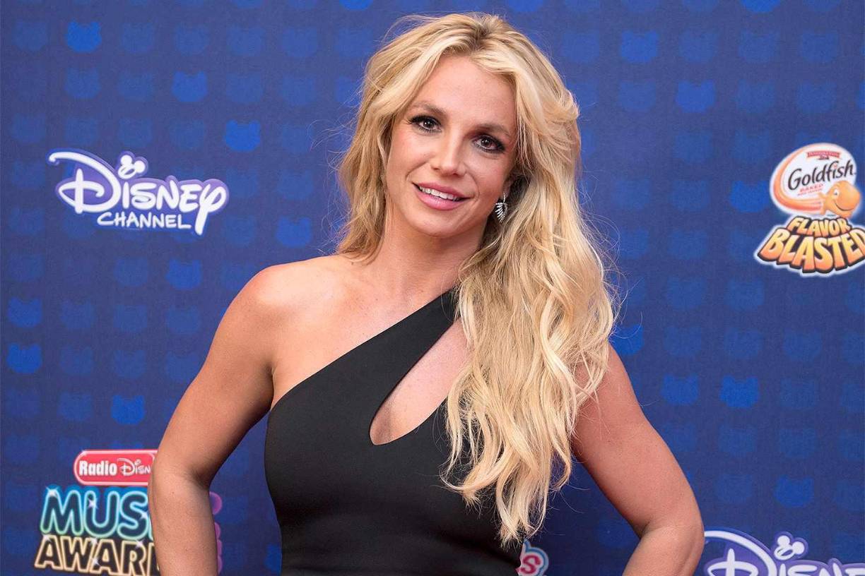 “No estoy cumpliendo 42, estoy cumpliendo 5 años y tengo que ir al jardín de niños mañana”, comentó la intérprete a través de su cuenta de Instagram.