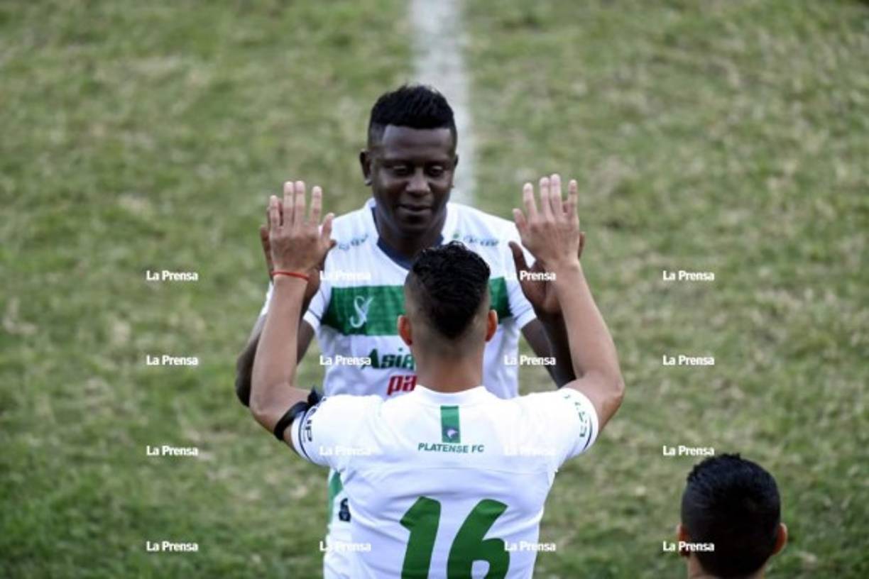 Gerson Rodas entró en lugar de Edgard Álvarez.