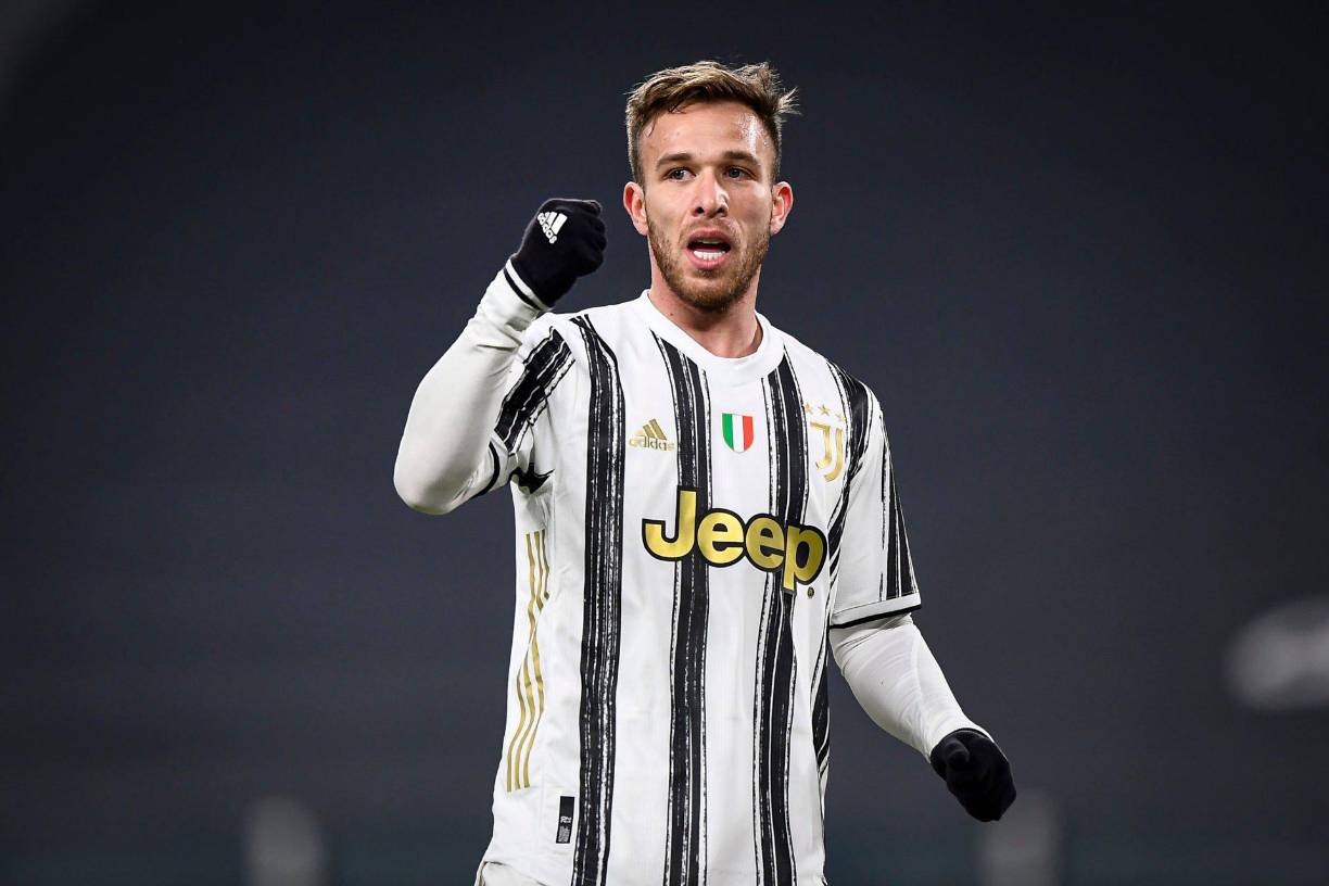 Según informa Sky las negociaciones entre el Arsenal y la Juventus por Arthur Melo siguen adelante y que el acuerdo para la cesión del brasileño está pendiente de que la el equipo italiano encuentre un sustituto. No habrá obligación de compra por parte de los Gunners.