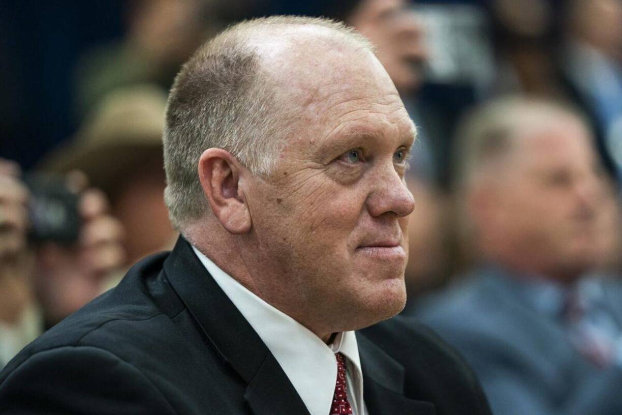 Thomas Homan, a quien Donald Trump pretende convertir en su nuevo “zar de la frontera” para aplicar su política de deportación de inmigrantes, es un viejo conocido de la anterior administración del republicano (2017-2021) en la que ocupó un cargo interino en este mismo terreno.