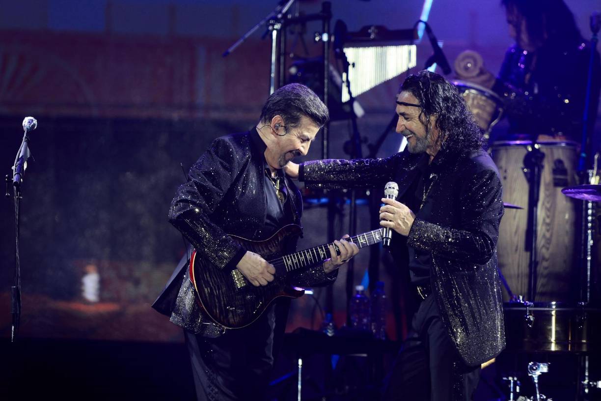 Camaradería en el escenario y mucha alegría entre la audiencia es lo que se vivió anoche.