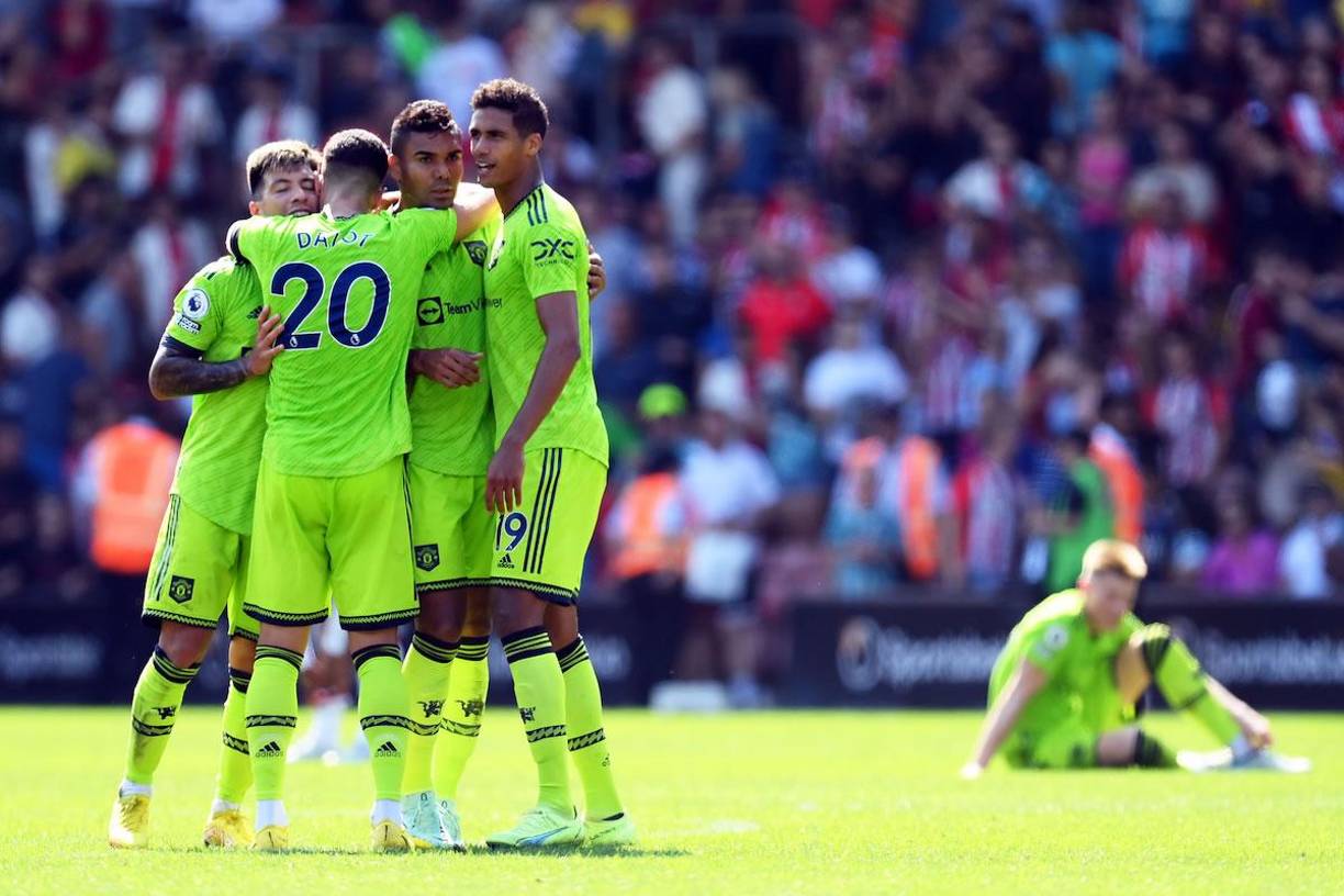 Los jugadores del Manchester United celebrando el segundo triunfo consecutivo en la Premier League.