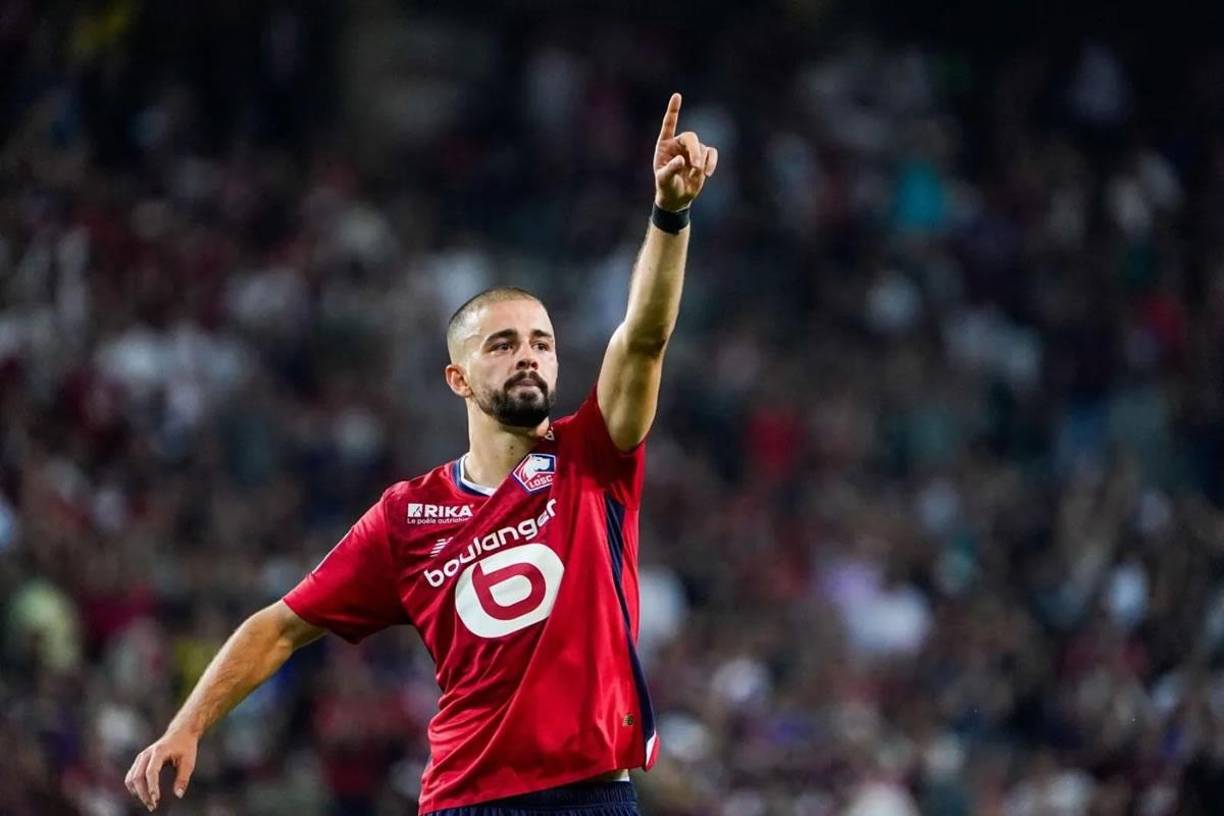 Edon Zhegrova juega en el Lille francés desde 2022, suma 91 partidos y 22 goles.