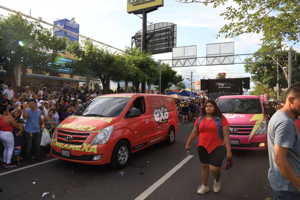 ”El Rumbatón nació en Semana Santa, estuvimos también en el Carnaval de La Ceiba, y pues San Pedro Sula no podía ser la excepción en esta ocasión. Llevamos un montaje nunca antes visto en la ciudad. Son más de 50 toneladas, con el mejor audio, pantallas led y con una transmisión en vivo a través de nuestros aplicativos para todo el mundo”, dijo Jimmy Tovar, director de mercadeo de Audiosistema. 