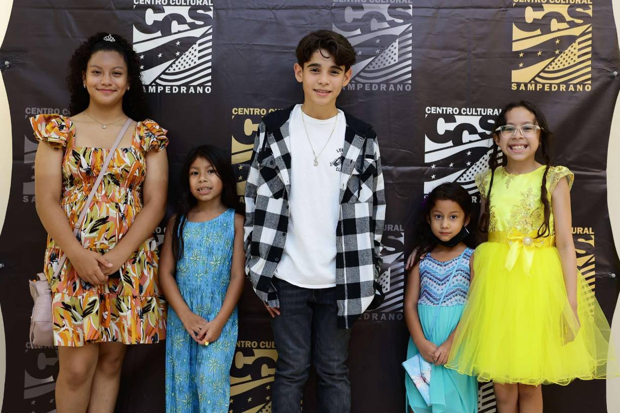 Farah Zavala, Danna Vega, Daniel Isaula, Antonella Barahona, Jimena Vega