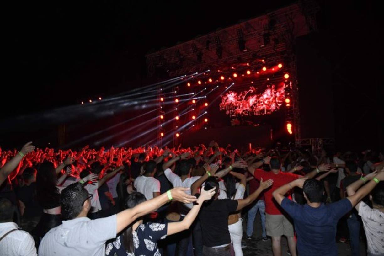 Dimitri Vegas y Like Mike hicieron vibrar a miles de hondureños con su show la noche del viernes en Expocentro.