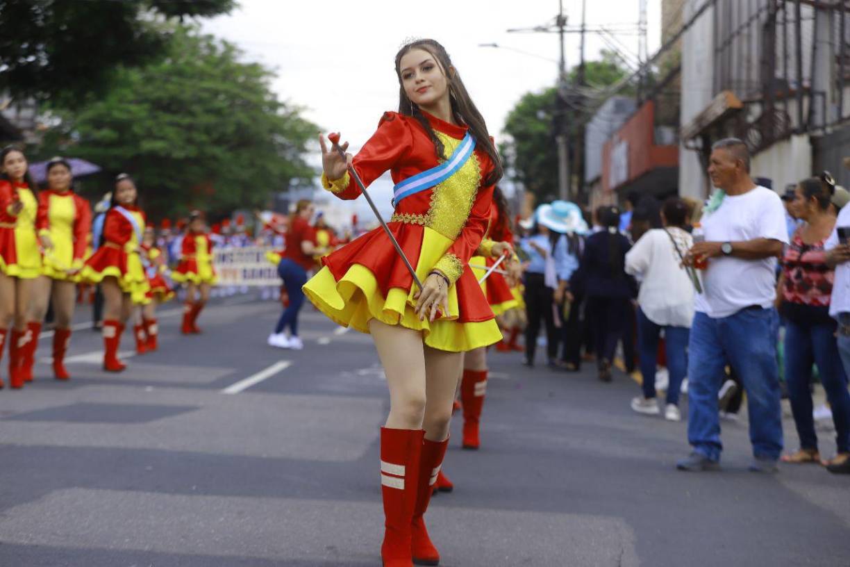 Las ´palillonas del Instituto Jesús de Nazareth de San Pedro Sula.