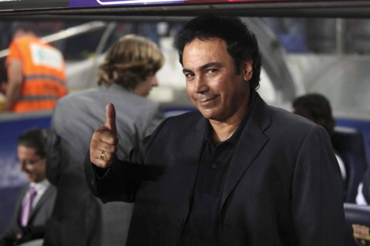 El ex jugador del Real Madrid y selección de México, Hugo Sánchez, logró su título como odóntologo.