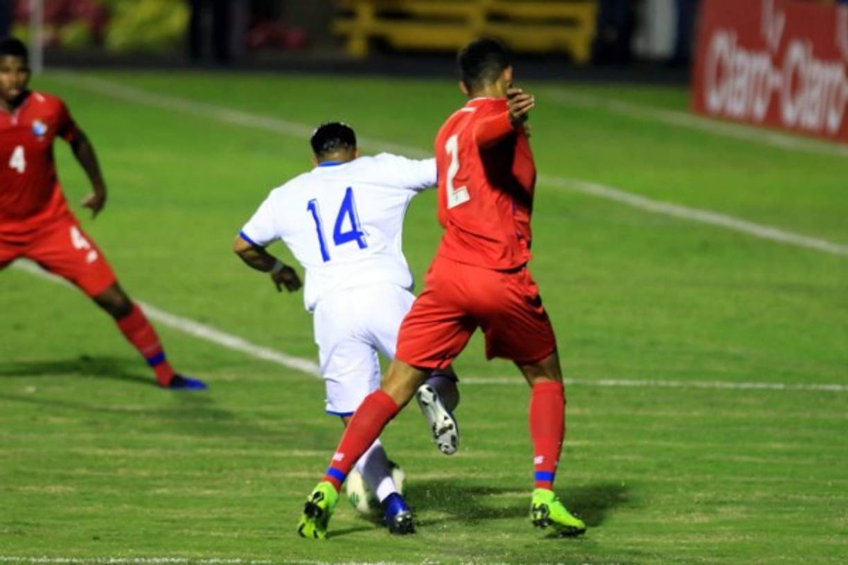 Michaell Chirinos entró en el segundo tiempo y consiguió este penal por falta del defensa panameño Andrés Andrade, que también ingresó en la parte complementaria.