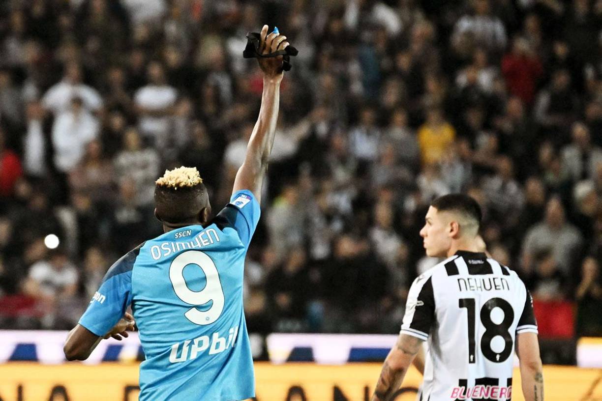 El delantero nigeriano Victor Osimhen fue el héroe para el título del Napoli marcando el gol del empate 1-1 contra el Udinese.