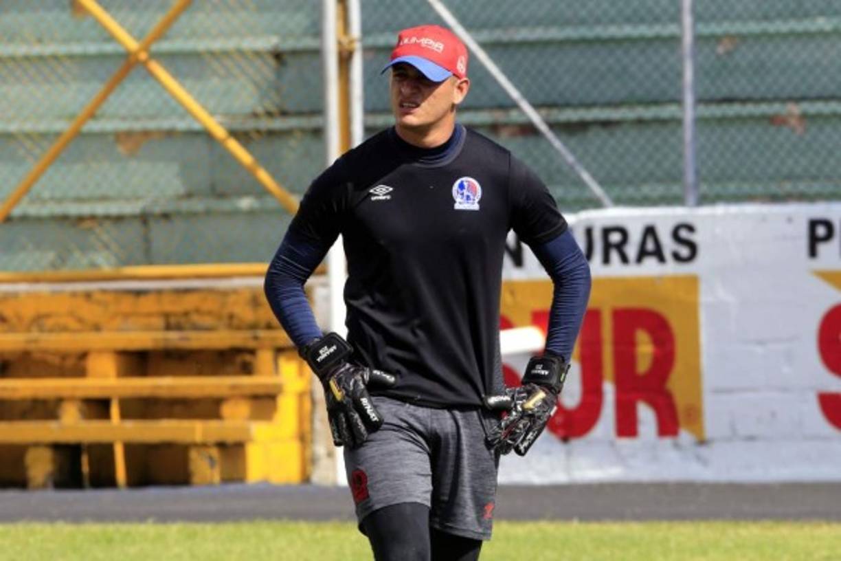 ¡Posible baja en el Olimpia! El portero Harold Fonseca acabó su contrato con el equipo blanco y no seguiría para la próxima temporada. No fue tomado en cuenta por Pedro Troglio en el pasado torneo.