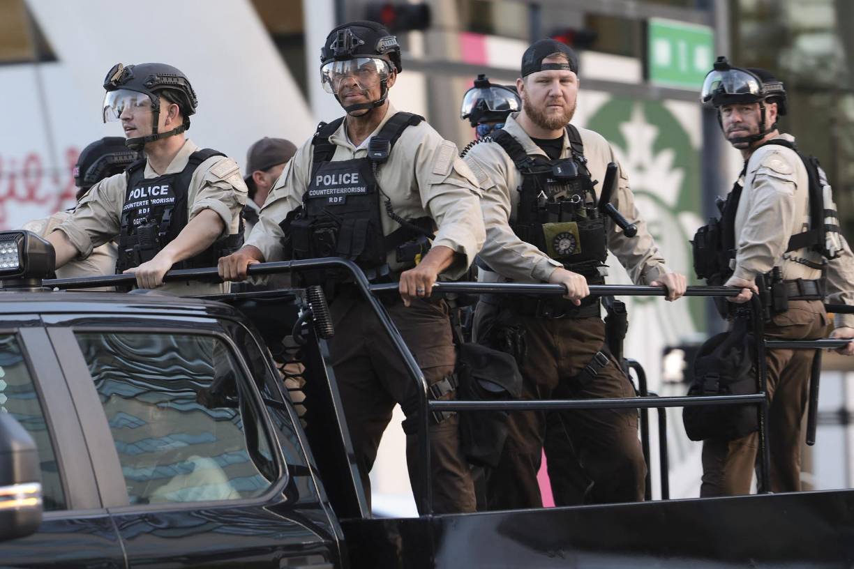 Igualmente, el alcalde de Miami, Francis Suárez, señaló en una rueda de prensa que como parte de los dispositivos de seguridad dispuestos se cerrarán algunas calles adyacentes al edificio de tribunales y oficinas federales.