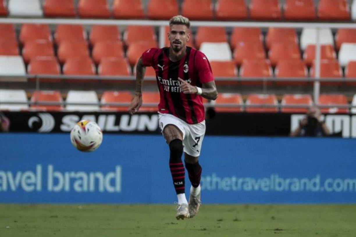 Samu Castillejo estaba en la rampa de salida del AC Milán y su club ya le ha encontrado otro equipo. El futbolista español, que tiene contrato hasta 2023 con la entidad italiana, llegaría cedido al Getafe. El canterano del Málaga jugaría en el que sería su tercer club de España, después del mencionado conjunto malagitano y del Villarreal.